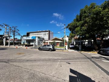 VENTA CASA A DEMOLER EN FADER Y TEJEDA