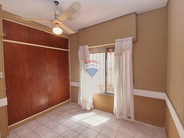 CASA EN  VENTA FLORENCIO VARELA 4 ambientes