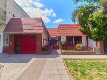 CASA EN  VENTA FLORENCIO VARELA 4 ambientes