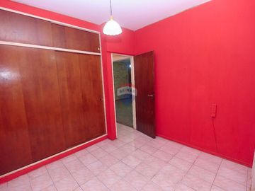 CASA EN  VENTA FLORENCIO VARELA 4 ambientes