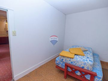 CASA EN  VENTA FLORENCIO VARELA 4 ambientes
