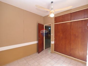 CASA EN  VENTA FLORENCIO VARELA 4 ambientes