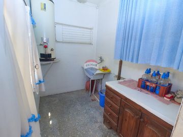 CASA EN  VENTA FLORENCIO VARELA 4 ambientes