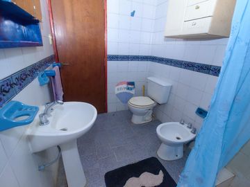 CASA EN  VENTA FLORENCIO VARELA 4 ambientes