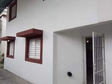 DUPLEX EN VENTA EN CALLE RIOJA DE CDAD DE MENDOZA