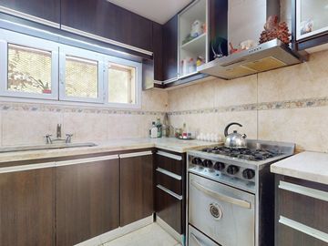 CASA DE 5 DORM. EN VENTA LA PLATA- PILETA Y PARQUE