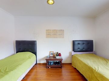 CASA DE 5 DORM. EN VENTA LA PLATA- PILETA Y PARQUE
