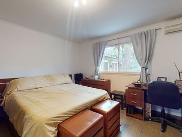 CASA DE 5 DORM. EN VENTA LA PLATA- PILETA Y PARQUE