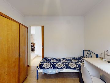 CASA DE 5 DORM. EN VENTA LA PLATA- PILETA Y PARQUE