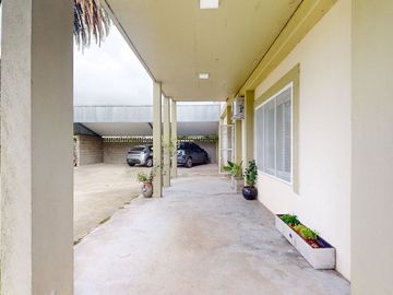 CASA DE 5 DORM. EN VENTA LA PLATA- PILETA Y PARQUE