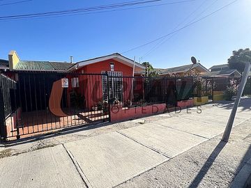 CASA CON EXCELENTE UBICACIÓN LA FLORIDA