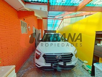 CASA CON EXCELENTE UBICACIÓN LA FLORIDA