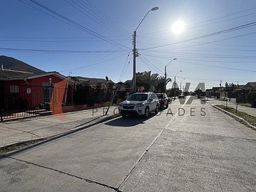 CASA CON EXCELENTE UBICACIÓN LA FLORIDA