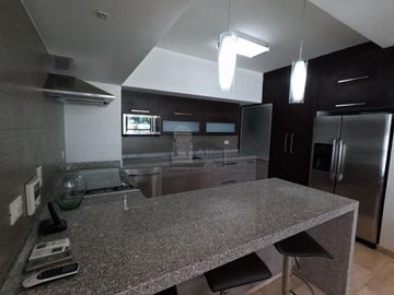 EN RENTA / VENTA departamento de lujo amueblado en Col. Jardín en San Luis Potosí