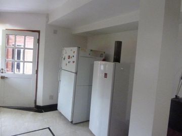 VENTA -  Casa 3 Dormitorios, Jardín y Piscina -  Garita 10, Funes.