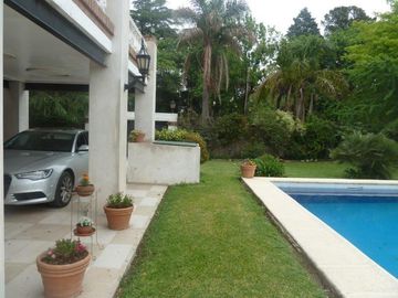 VENTA -  Casa 3 Dormitorios, Jardín y Piscina -  Garita 10, Funes.