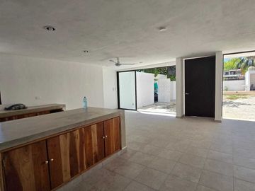 Casa grande en la playa de Chelem, Yucatan