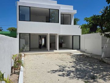 Casa grande en la playa de Chelem, Yucatan