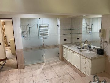 Se vende EXCELENTE CASA, EN LOS ANDES.