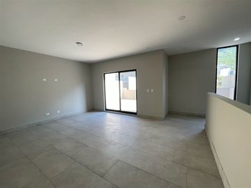 CASA EN VENTA EN CUMBRES ELITE PREMIER