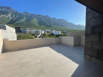 CASA EN VENTA EN CUMBRES ELITE PREMIER