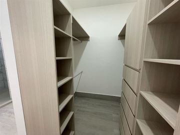 CASA EN VENTA EN CUMBRES ELITE PREMIER