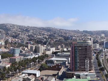 EXCLUSIVO DÚPLEX, MODERNIDAD Y VISTA PANORÁMICA A VAPARAÍSO