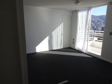 EXCLUSIVO DÚPLEX, MODERNIDAD Y VISTA PANORÁMICA A VAPARAÍSO