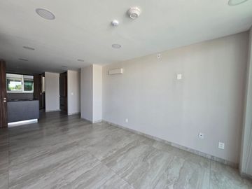 Departamento en renta en Americana a 150m de la Facultad de Odontologia dela UAG