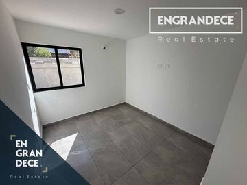 Casas en Venta Nueva en Urbivilla del Cedro, 2 Casas Frente a Parque y junto Tienda de Conveniencia, fácil acceso.