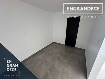 Casas en Venta Nueva en Urbivilla del Cedro, 2 Casas Frente a Parque y junto Tienda de Conveniencia, fácil acceso.