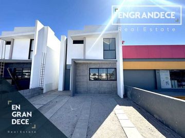 Casas en Venta Nueva en Urbivilla del Cedro, 2 Casas Frente a Parque y junto Tienda de Conveniencia, fácil acceso.