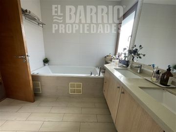 Casa en Venta en Chicureo / Piedra Roja