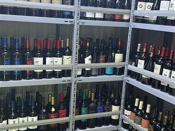 Local Comercial en Venta en DERECHO DE LLAVES DE BOTILLERÍA EN ¡UBICACIÓN TOP!..CON ALTA RENTABILIDAD Y EXCELENTES NÚMEROS. EN VITACURA..