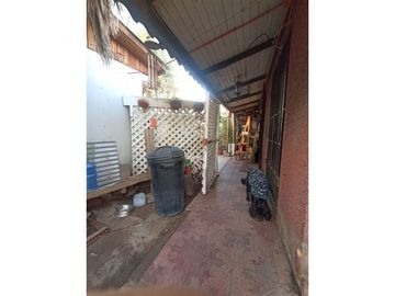 Casa En Venta De 2 Dorm. En La Florida Dos Locales Comercial