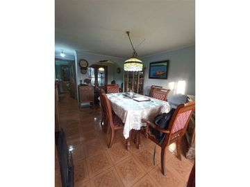 Casa En Venta De 2 Dorm. En La Florida Dos Locales Comercial