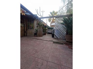 Casa En Venta De 2 Dorm. En La Florida Dos Locales Comercial