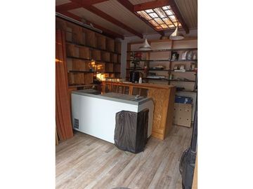 Casa En Venta De 2 Dorm. En La Florida Dos Locales Comercial