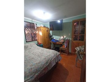 Casa En Venta De 2 Dorm. En La Florida Dos Locales Comercial
