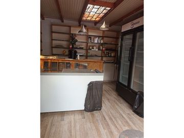 Casa En Venta De 2 Dorm. En La Florida Dos Locales Comercial