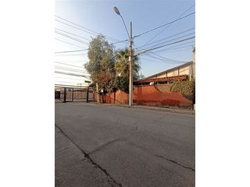 Casa En Venta De 2 Dorm. En La Florida Dos Locales Comercial