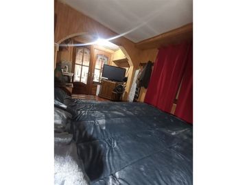 Casa En Venta De 2 Dorm. En La Florida Dos Locales Comercial