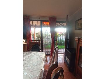 Casa En Venta De 2 Dorm. En La Florida Dos Locales Comercial