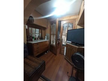 Casa En Venta De 2 Dorm. En La Florida Dos Locales Comercial
