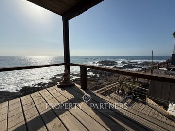 Pichilemu, Increíble casa sobre el mar en Infiernillo