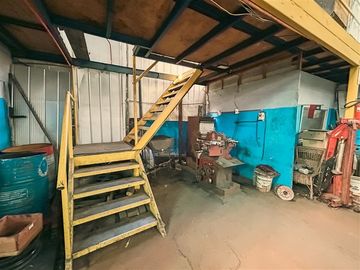 Oficina en Venta en santa raquel con trinidad