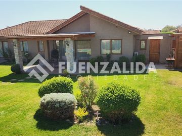 Casa en Venta en Condominio Bosques de Chena