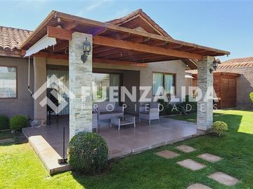 Casa en Venta en Condominio Bosques de Chena