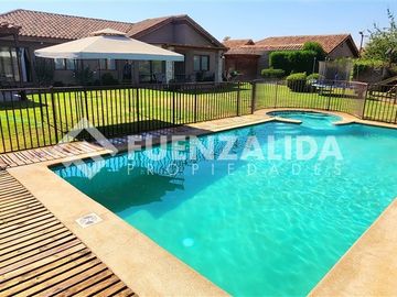 Casa en Venta en Condominio Bosques de Chena