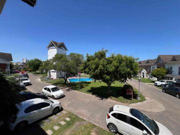 CASA VENTA TRIPLEX EN BARRIO EL MIRADOR HURLINGHAM